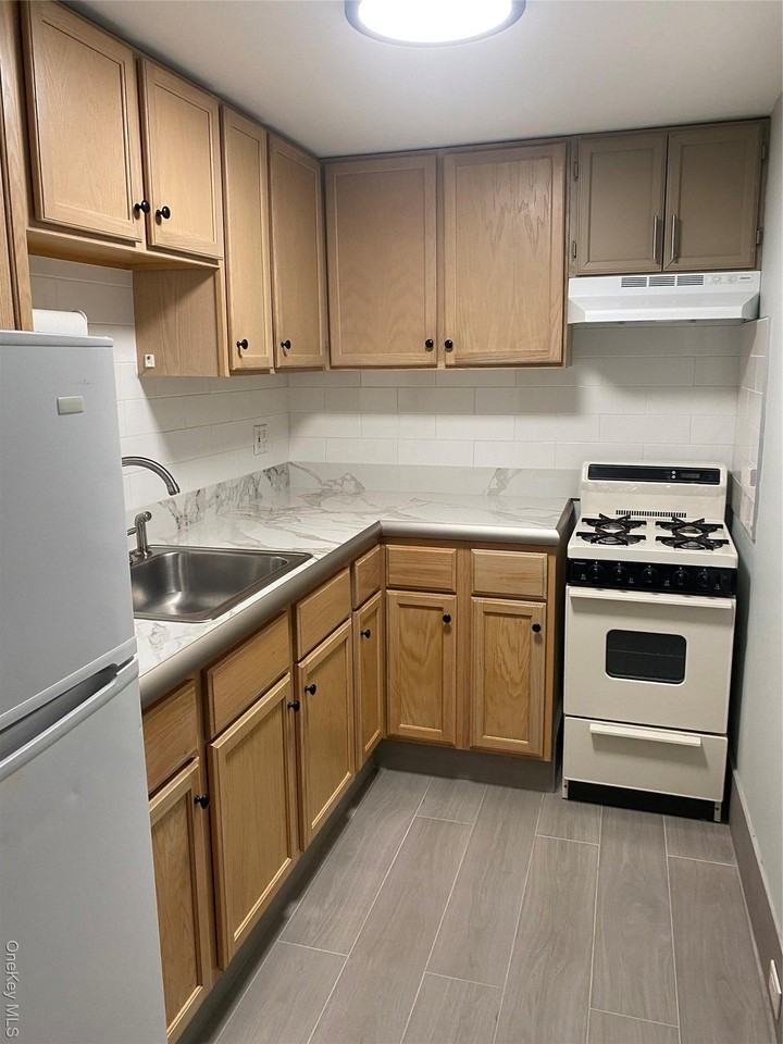 81 South St - Photo 3 of 12