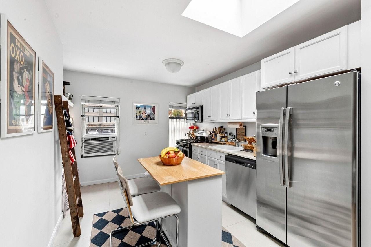 282 Hudson St Unit 3 #3 - Photo 3 of 10