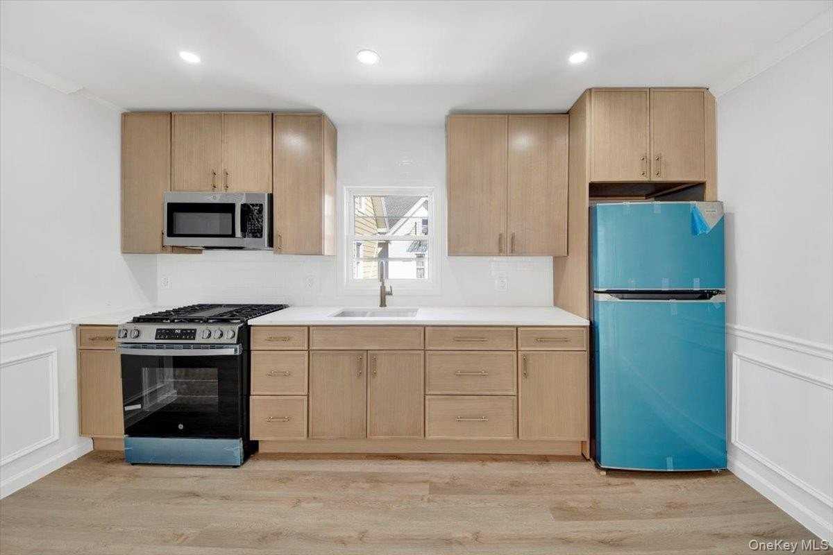 4626 Richardson Ave Unit 2 #2 - Photo 5 of 20