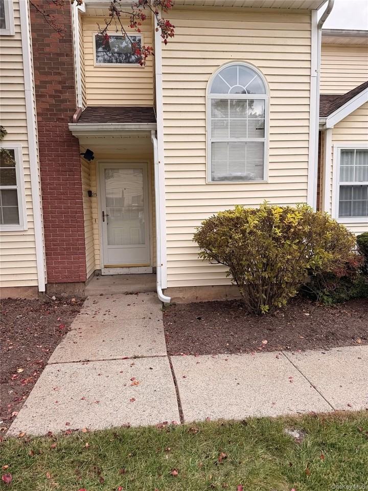 25 Woodlake Dr - Photo 2 of 25