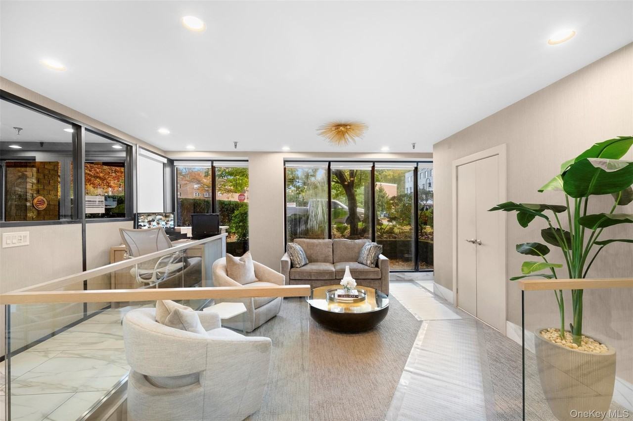 141 Great Neck Road #1F - Photo 5 of 37