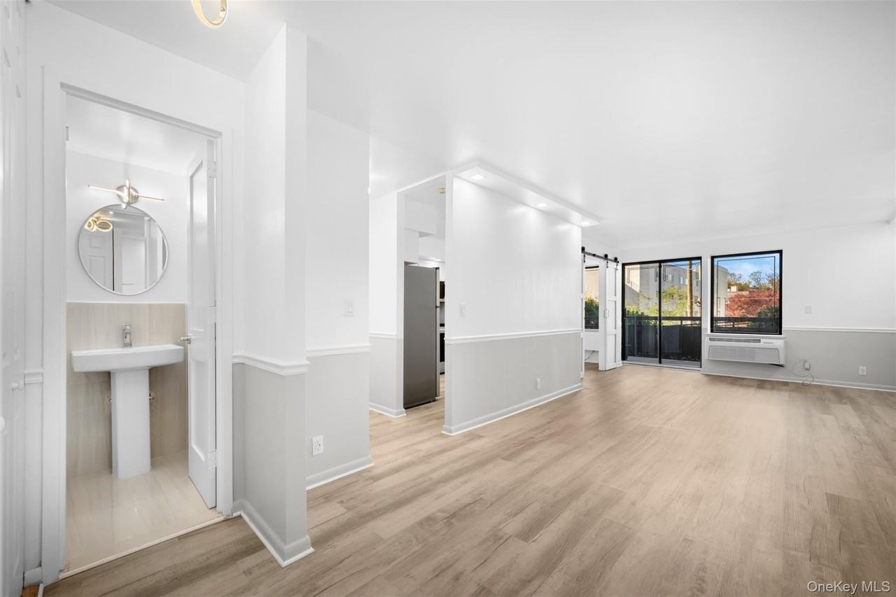 141 Great Neck Road #1F - Photo 7 of 37