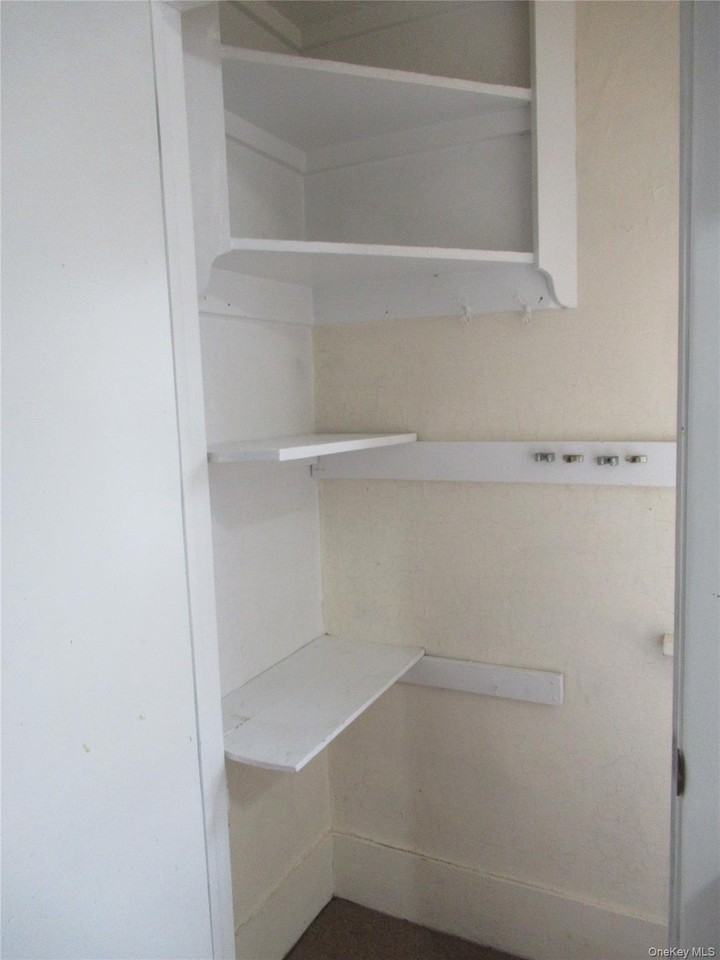 26 Glass St - Photo 5 of 17