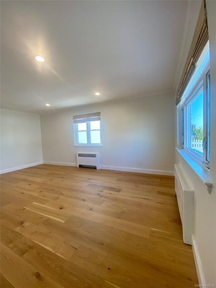 654 East Park Avenue - Photo 4 of 18