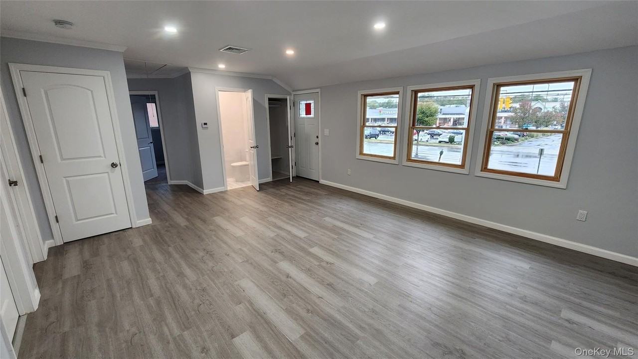 126 Forest Avenue - Photo 4 of 31