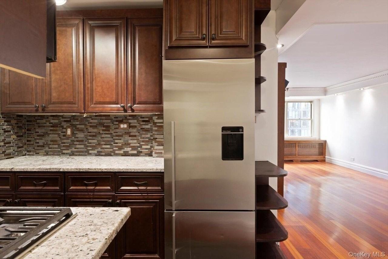 430 West 34th Street #15L - Photo 4 of 8