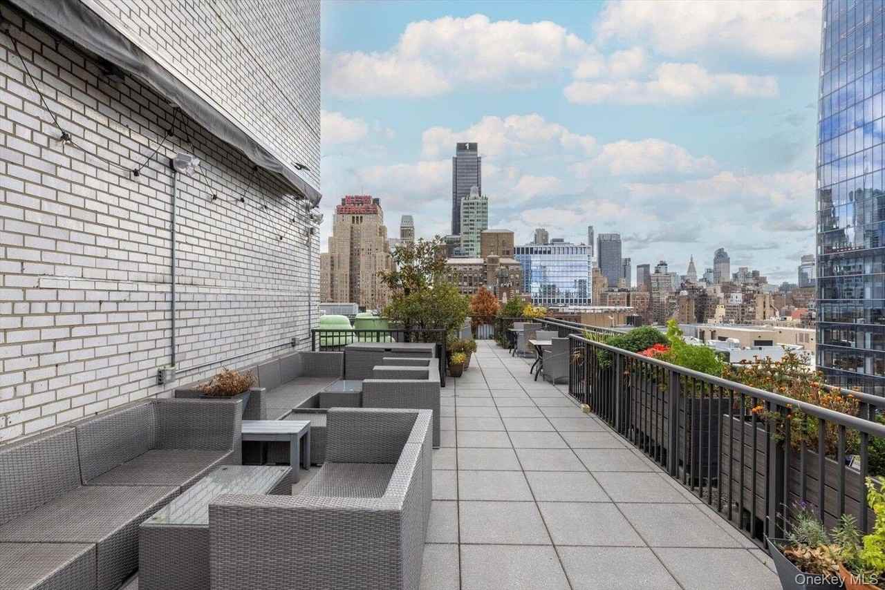 430 West 34th Street #15L - Photo 6 of 8