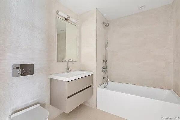 153 Green St Apt 3b #3B - Photo 6 of 8