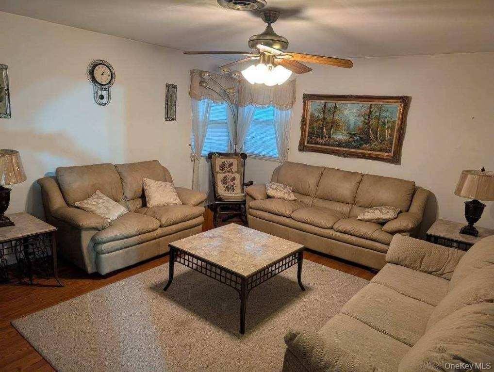 967 Briggs Hwy - Photo 3 of 9