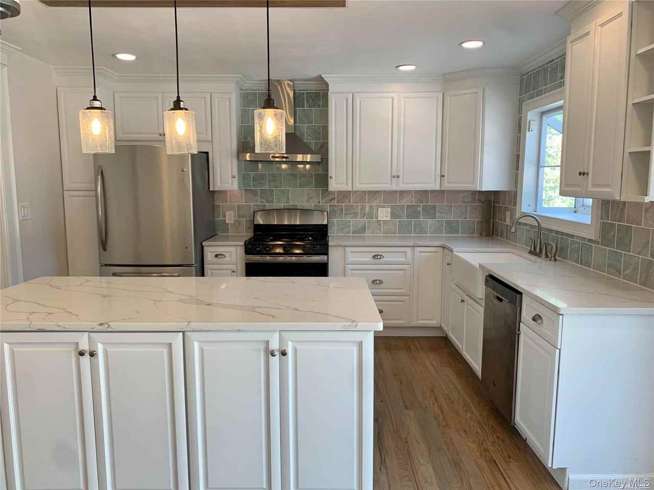 1671 Claas Ave - Photo 5 of 28