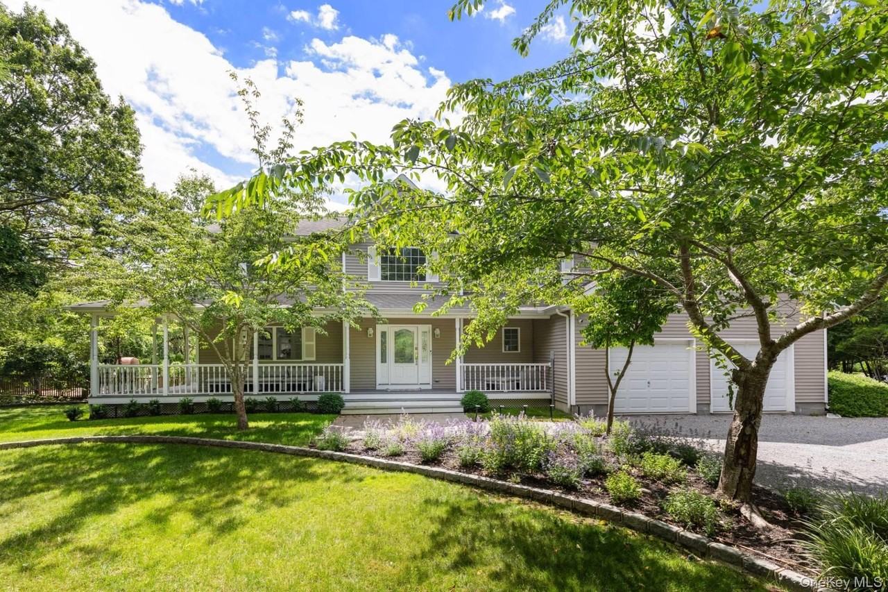 167 Tuckahoe Ln - Photo 2 of 34