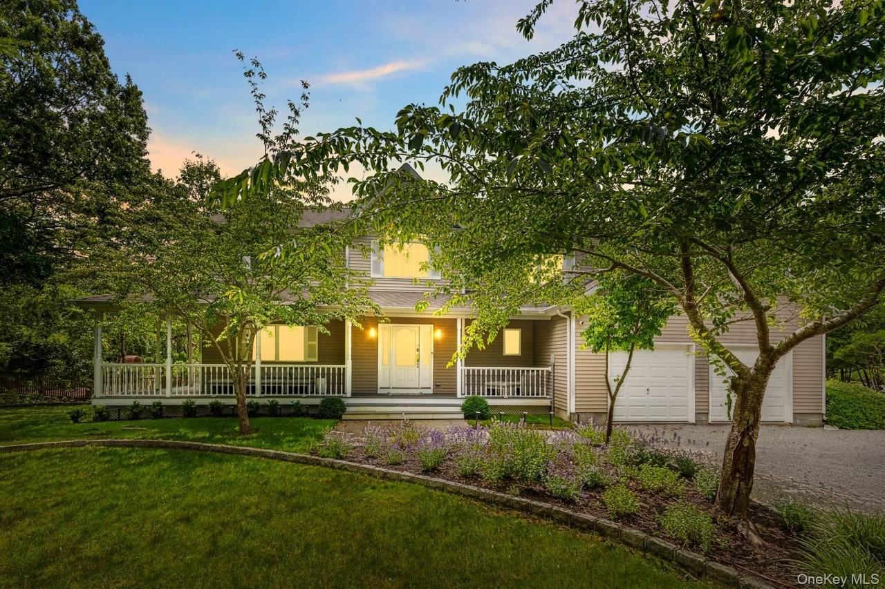 167 Tuckahoe Ln - Photo 3 of 34