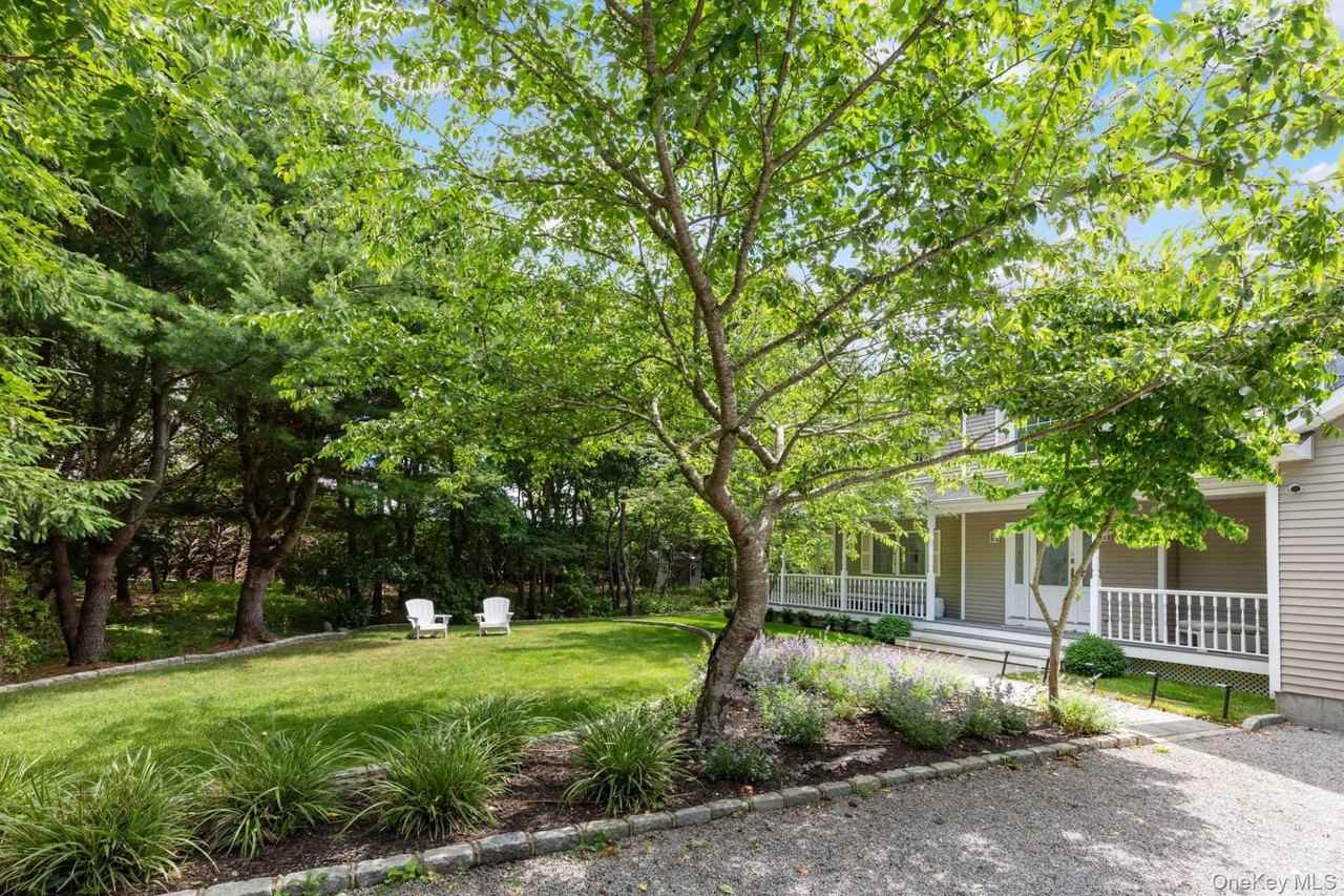 167 Tuckahoe Ln - Photo 4 of 34