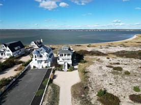 750 Dune Rd - Photo 1 of 1