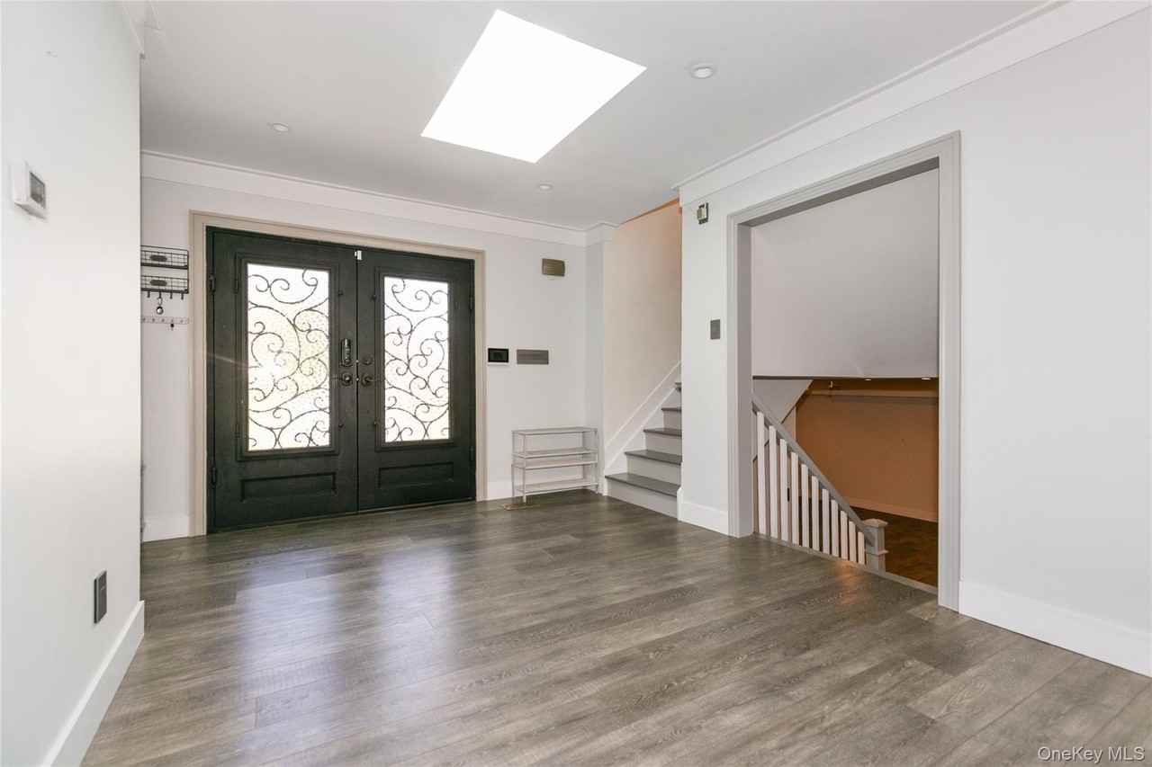 22 Olive St - Photo 3 of 38