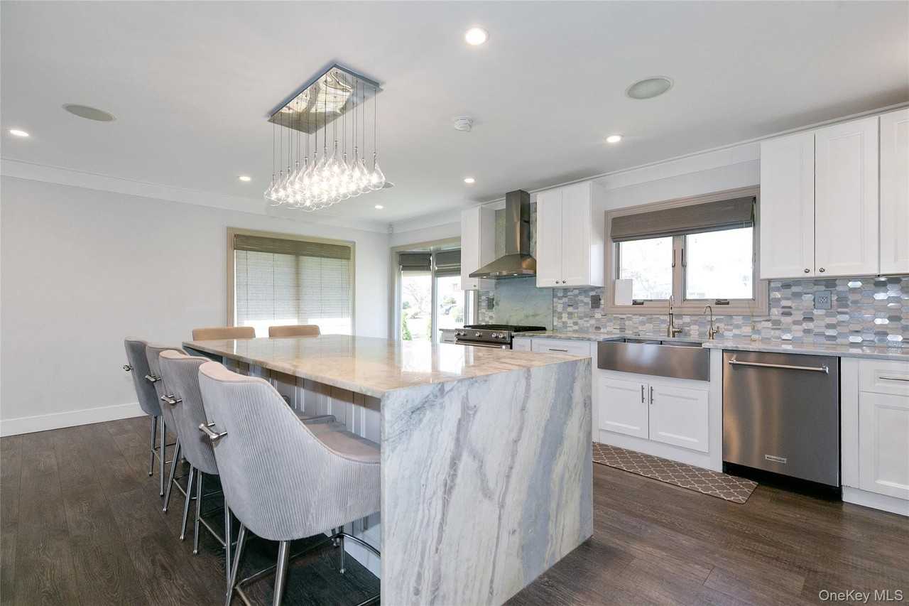 22 Olive St - Photo 7 of 38