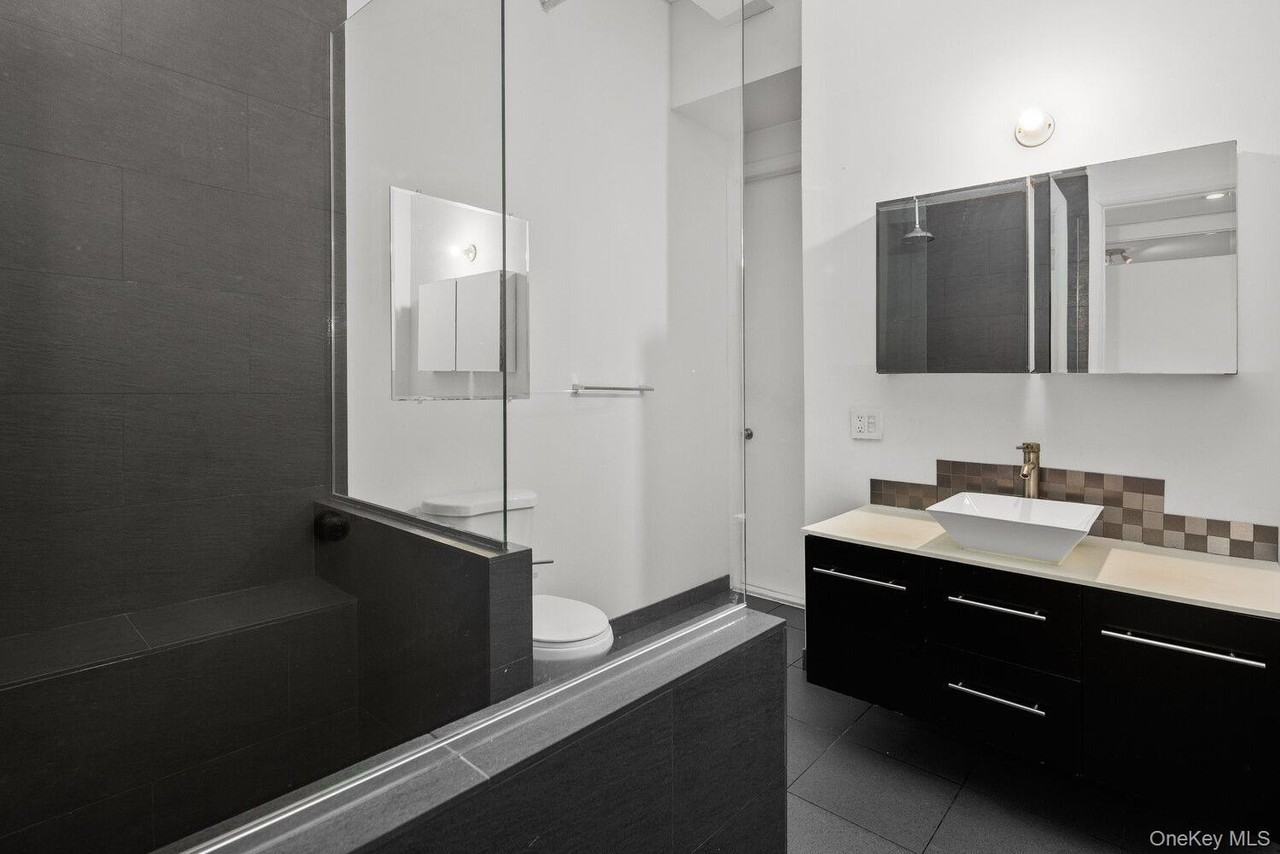 208 W 30th St Rm 501 #501 - Photo 6 of 12