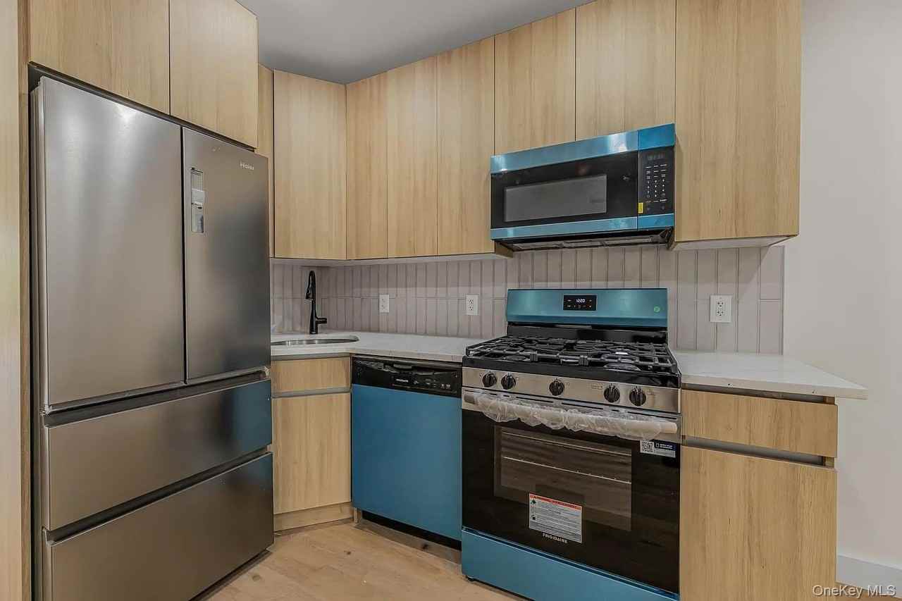 291 Kingsland Ave Fl 1 #1