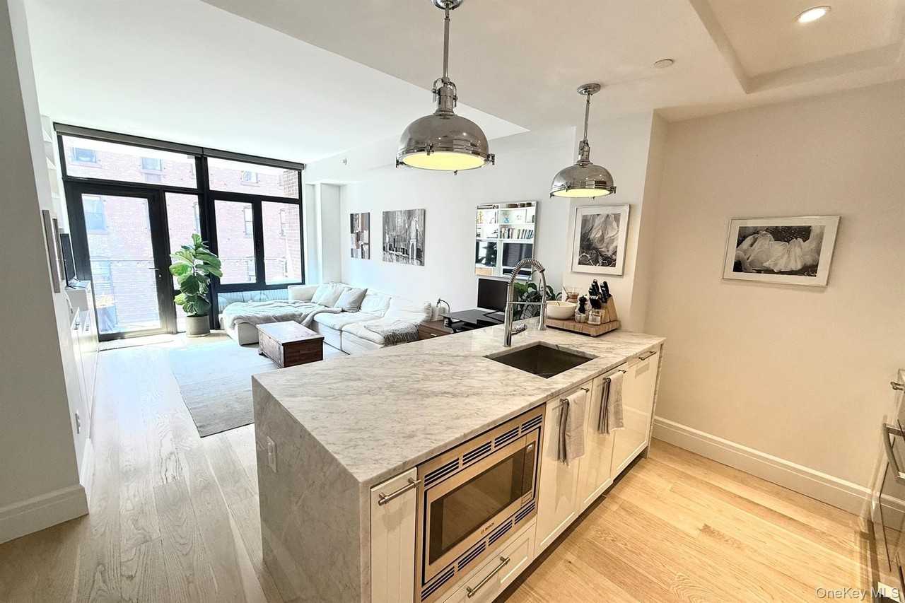 47 Bridge St Apt 4a #4A - Photo 3 of 20