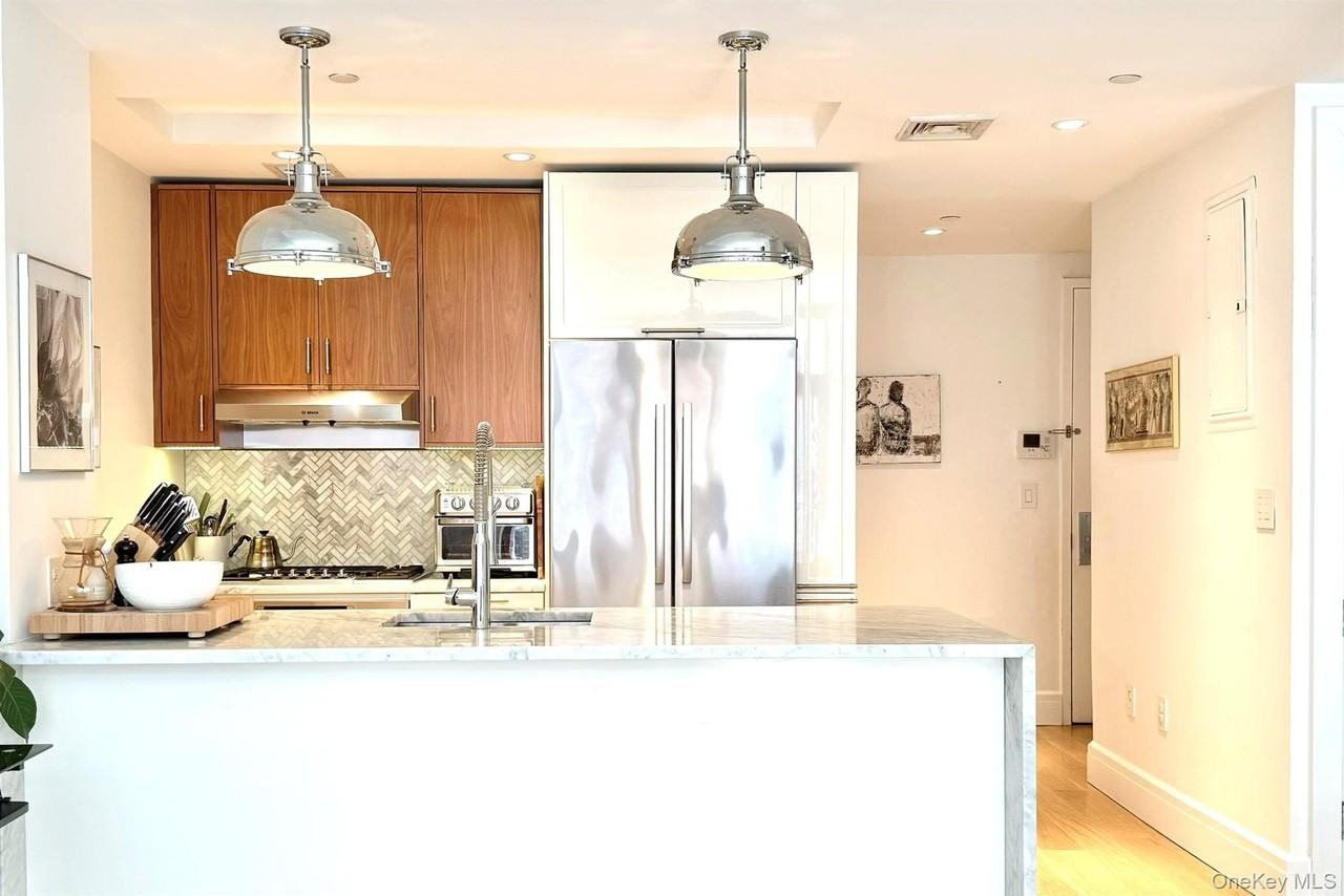 47 Bridge St Apt 4a #4A - Photo 5 of 20