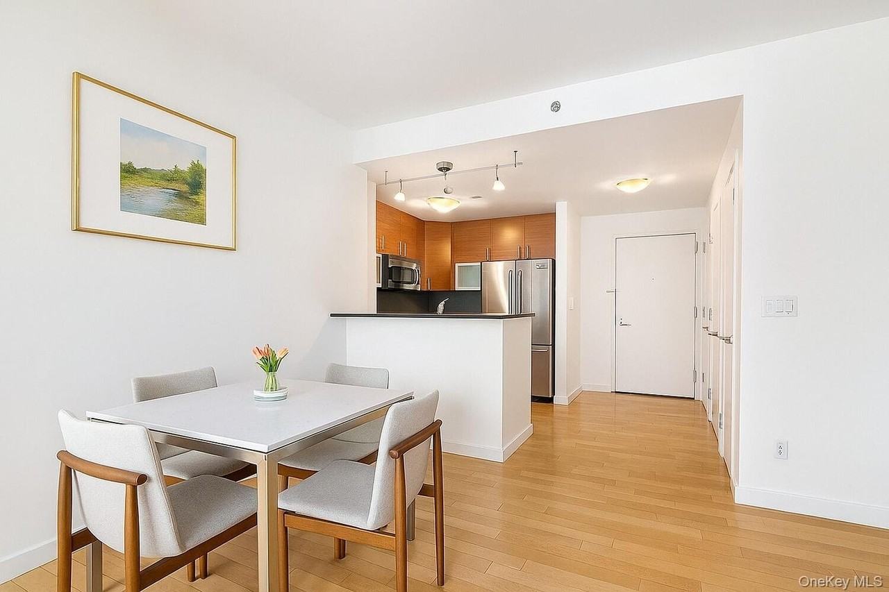 225 West 60th Street #9A - Photo 2 of 7