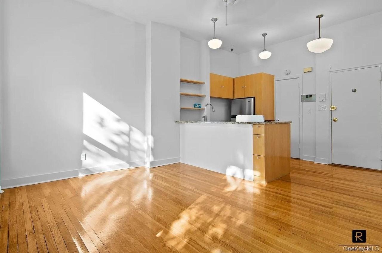 491 West 22nd Street #2F - Photo 2 of 6