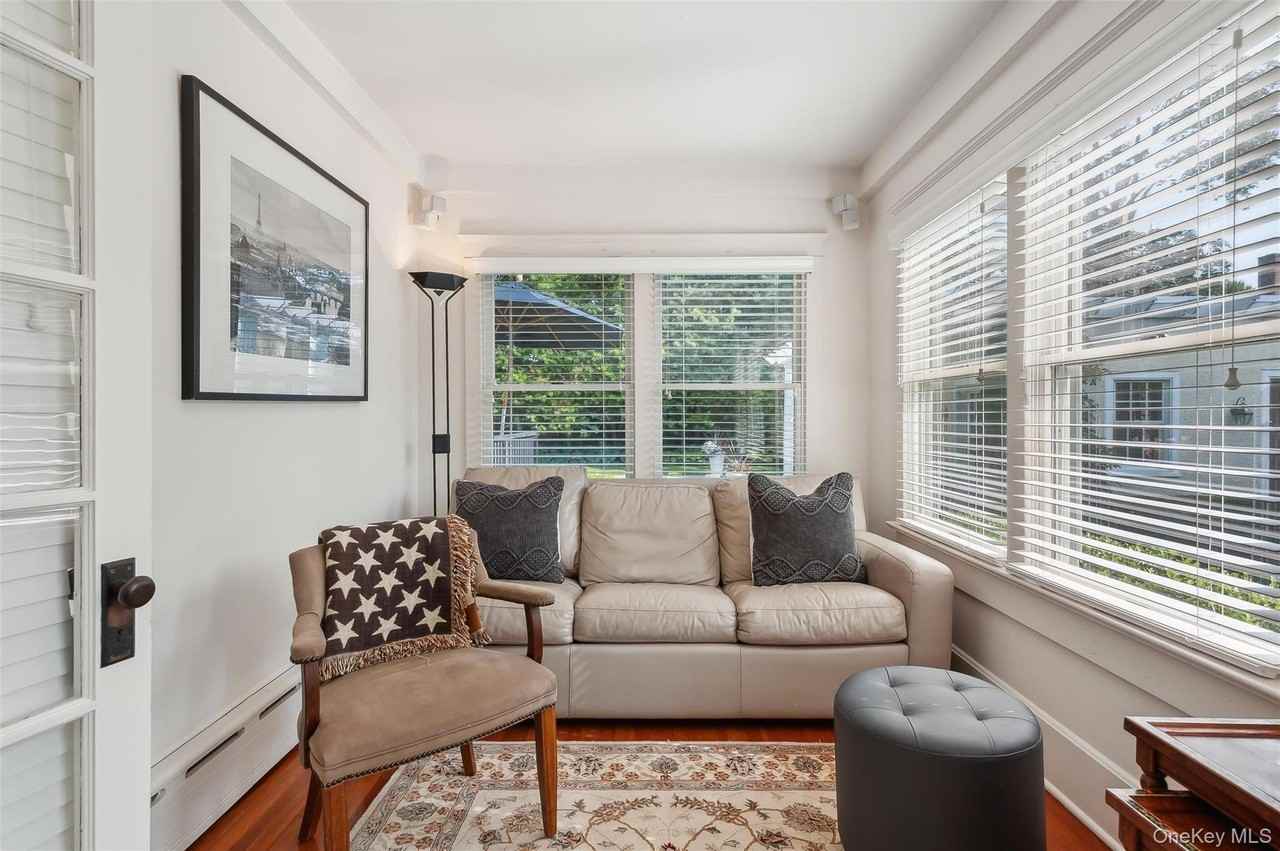 24 Jennings Avenue - Photo 7 of 41