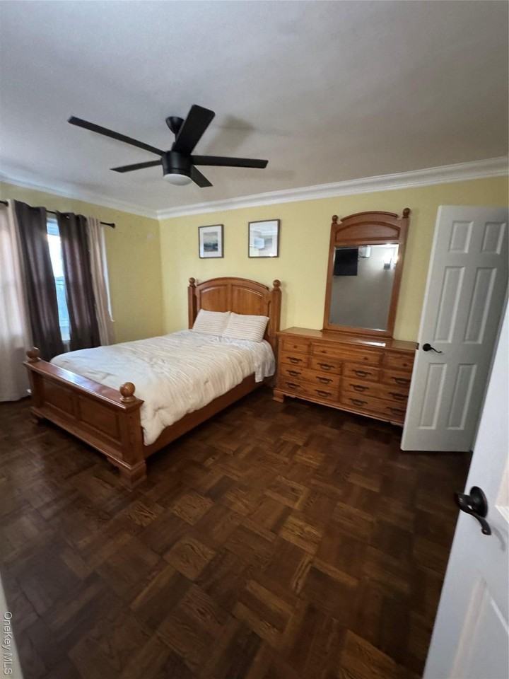 753 Clarence Ave - Photo 6 of 16