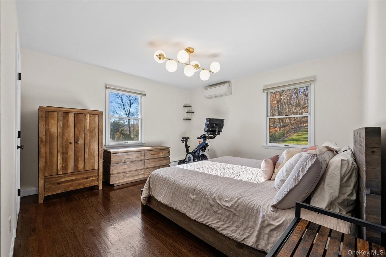 44 Oakridge Rd - Photo 4 of 17