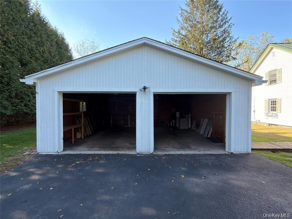 265 Maybrook Rd - Photo 4 of 20