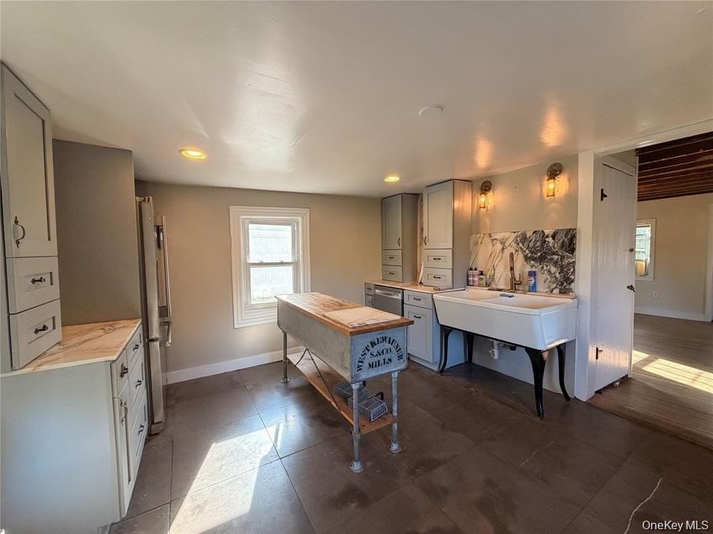 265 Maybrook Rd - Photo 6 of 20