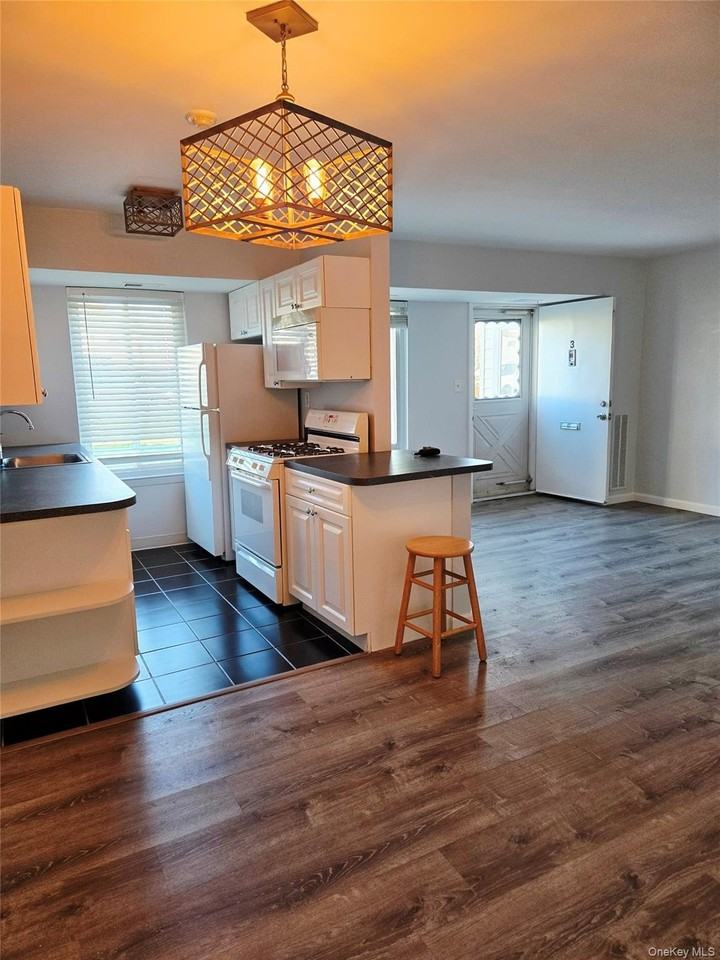 3 Osage Ct Unit 3 #3 - Photo 6 of 27