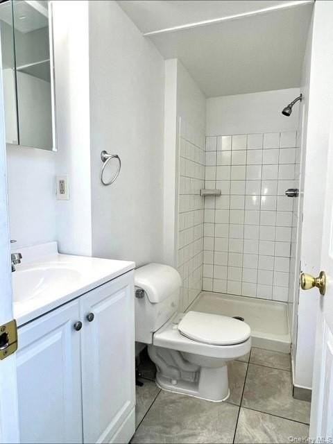 1603 Union Blvd - Photo 4 of 8