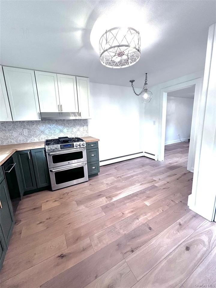 73 E Railroad Ave Unit A #A - Photo 4 of 17