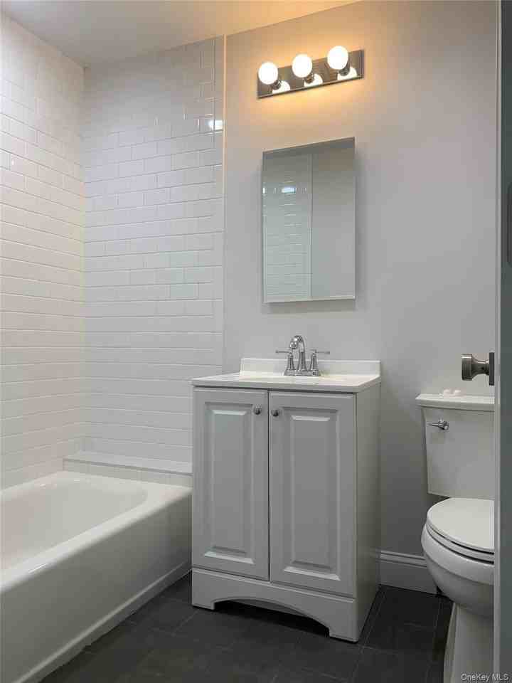 83 Lake St Unit Rear #REAR - Photo 6 of 17