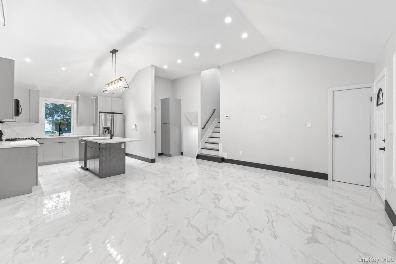 8614 Francis Lewis Blvd - Photo 5 of 25