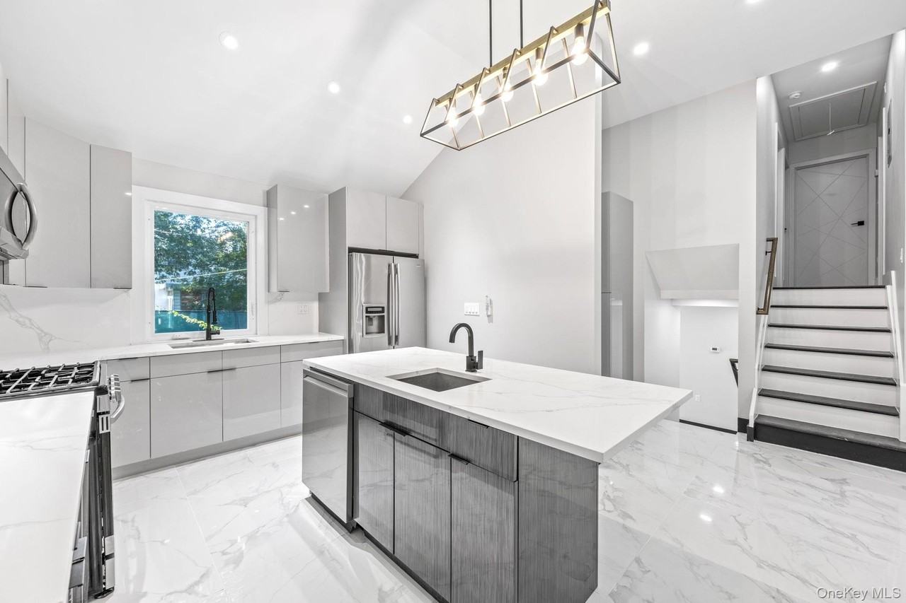 8614 Francis Lewis Blvd - Photo 7 of 25