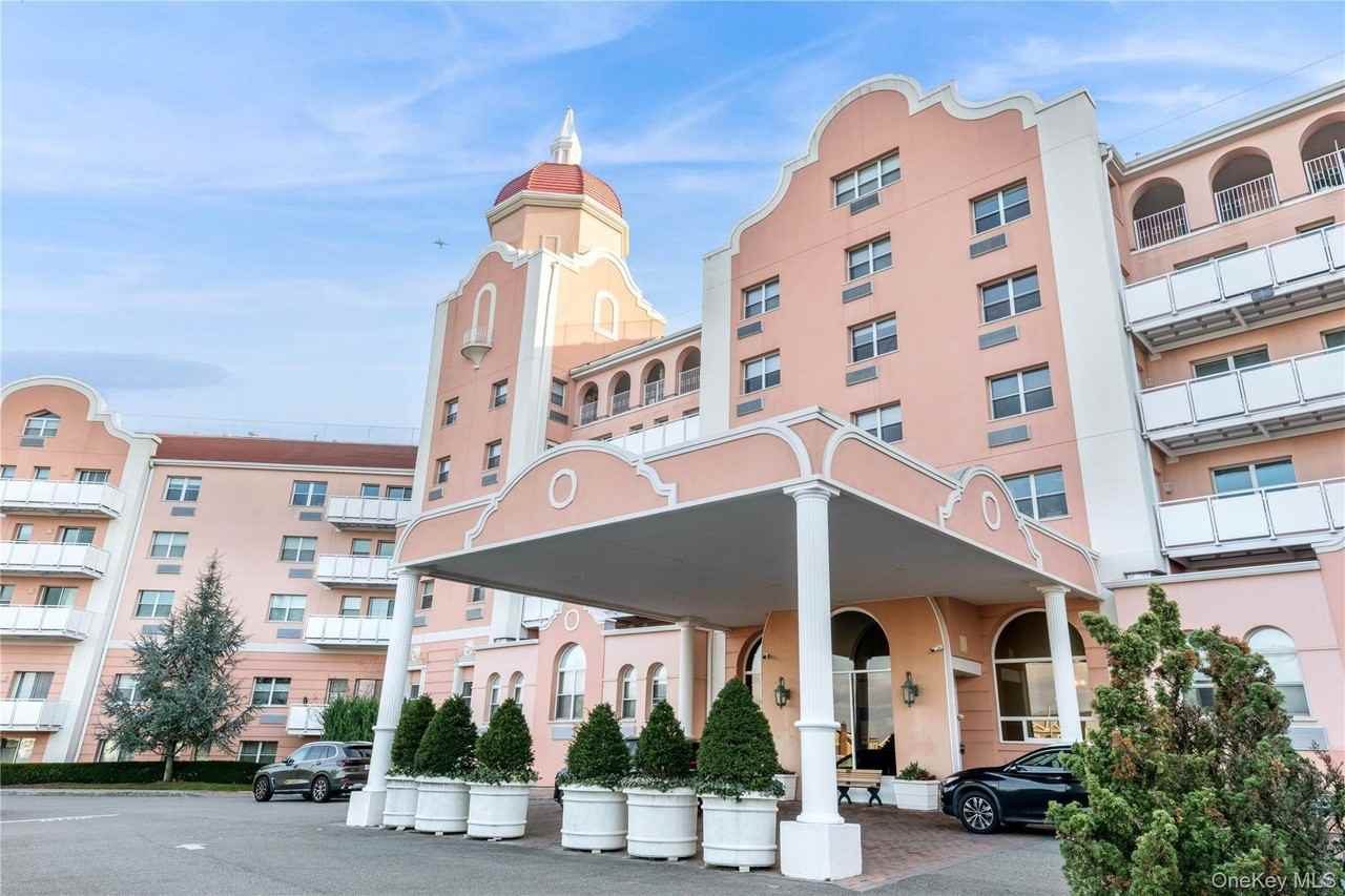 2 Richmond Rd Apt 6r #PH6R - Photo 2 of 19