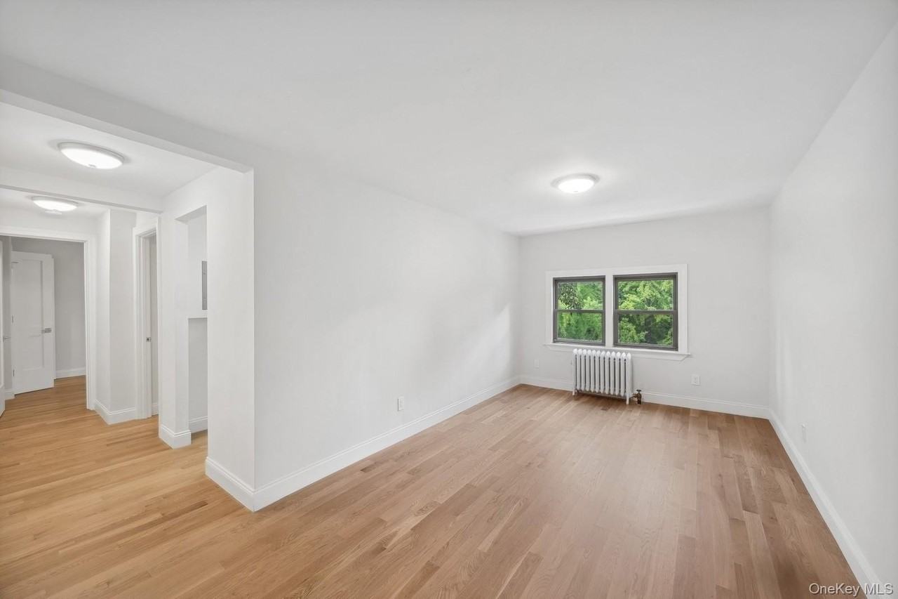 18 Palmer Ave Apt 6 #6 - Photo 4 of 16