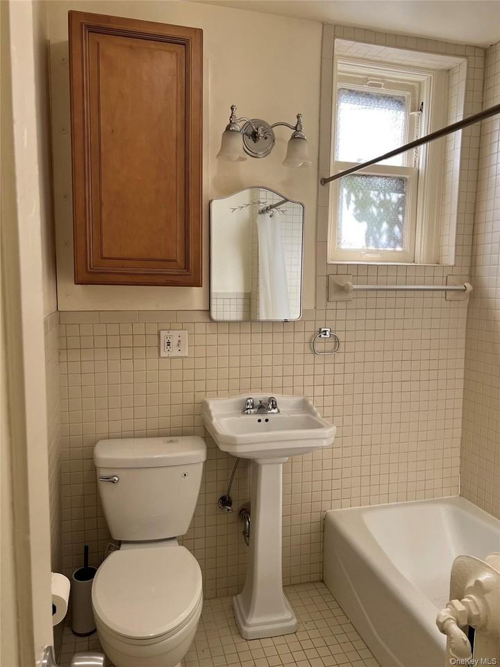 3461 Irwin Avenue - Photo 6 of 9