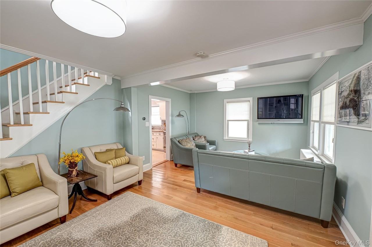 53 Waterside Ave - Photo 5 of 17