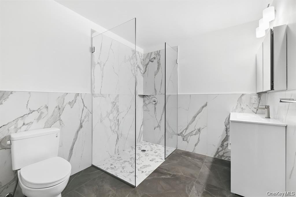 199 E Post Rd Unit 405 #405 - Photo 4 of 20