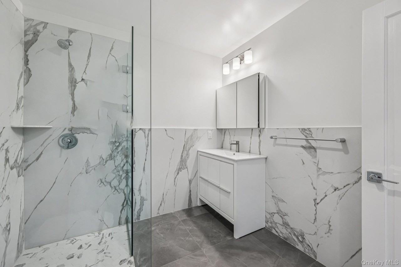 199 E Post Rd Unit 405 #405 - Photo 5 of 20