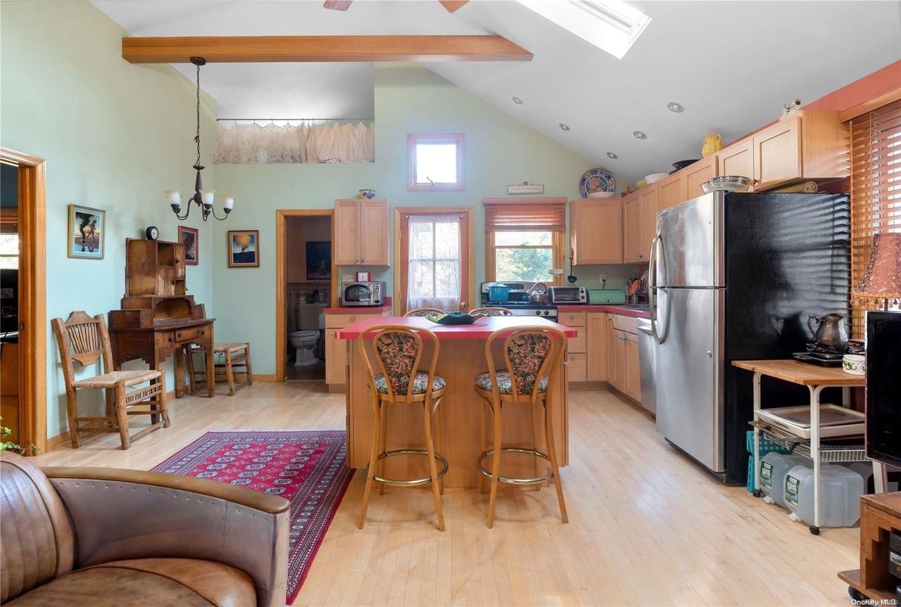 61 Ocean Road - Photo 5 of 22