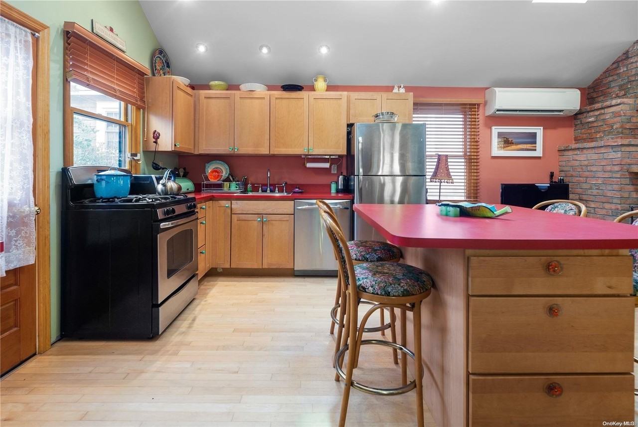 61 Ocean Road - Photo 6 of 22