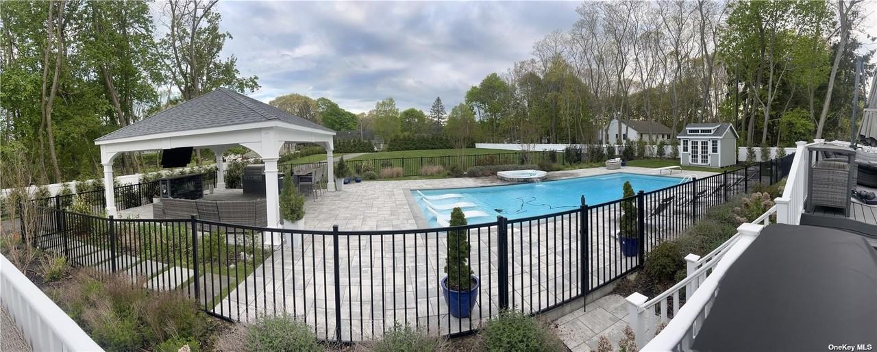 3655 Pequash Avenue - Photo 3 of 30