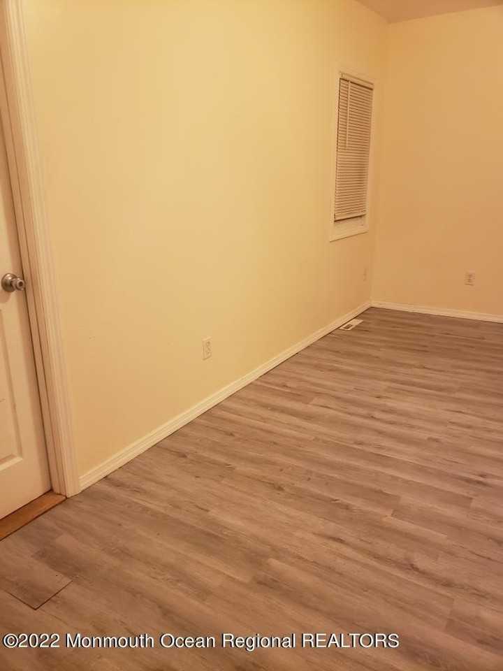 683 Mantoloking Rd - Photo 5 of 8