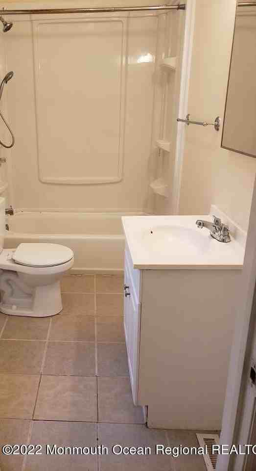 683 Mantoloking Rd - Photo 6 of 8