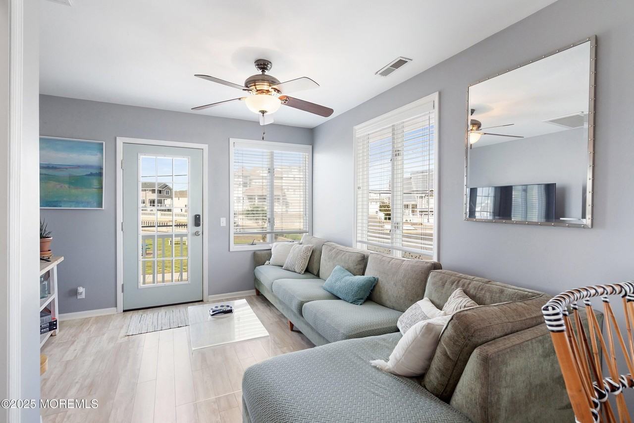 167 4th Ave - Photo 7 of 50