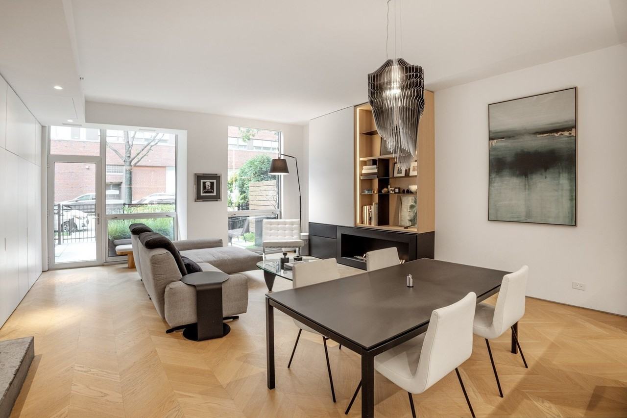 1917 S Calumet Ave - Photo 6 of 42